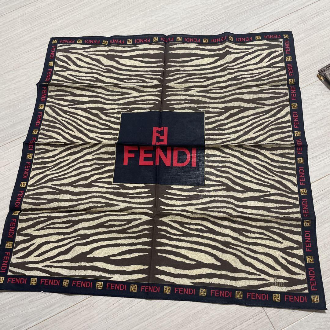 大人気！まとめ一覧 ブランドハンカチ まとめ売り 14枚 FENDI Burberry セリーヌ 小物