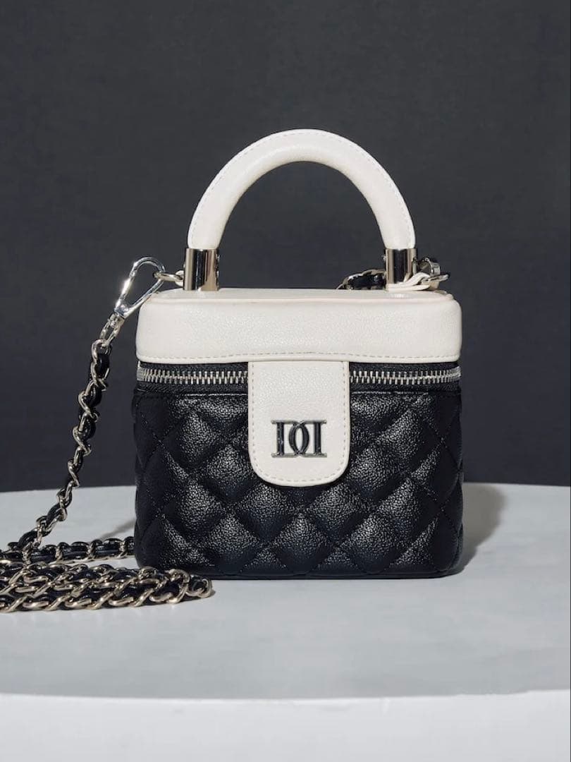 Darich キャビアスキンスクエアミニバッグ