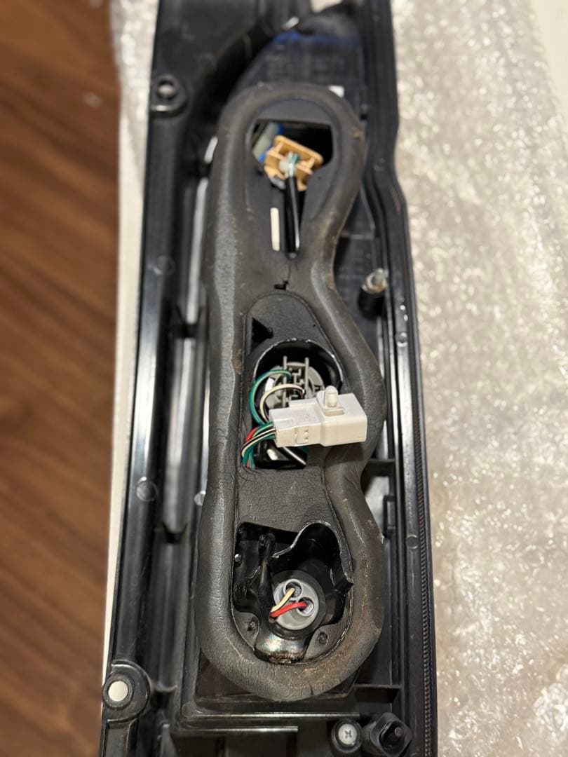 ハイエース 415 コブラ LEDテールランプ シーケンシャルウインカー左側のみ ハイエース 415 コブラ LEDテールランプ シーケンシャルウインカー左側のみ