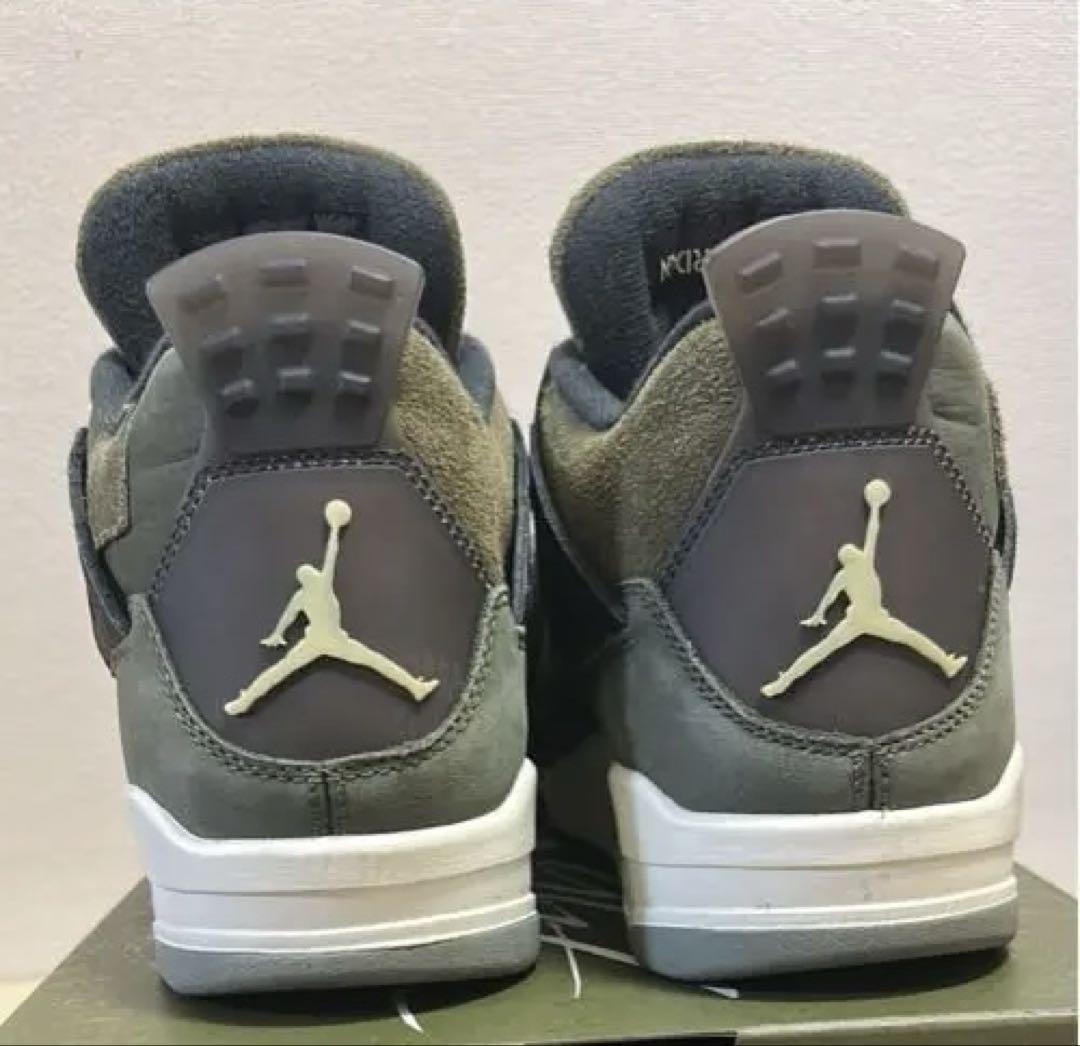 Air Jordan 4 オリーブ スニーカー