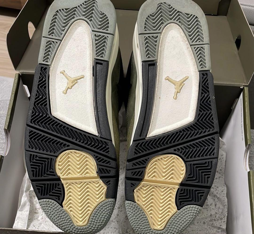 Air Jordan 4 オリーブ スニーカー