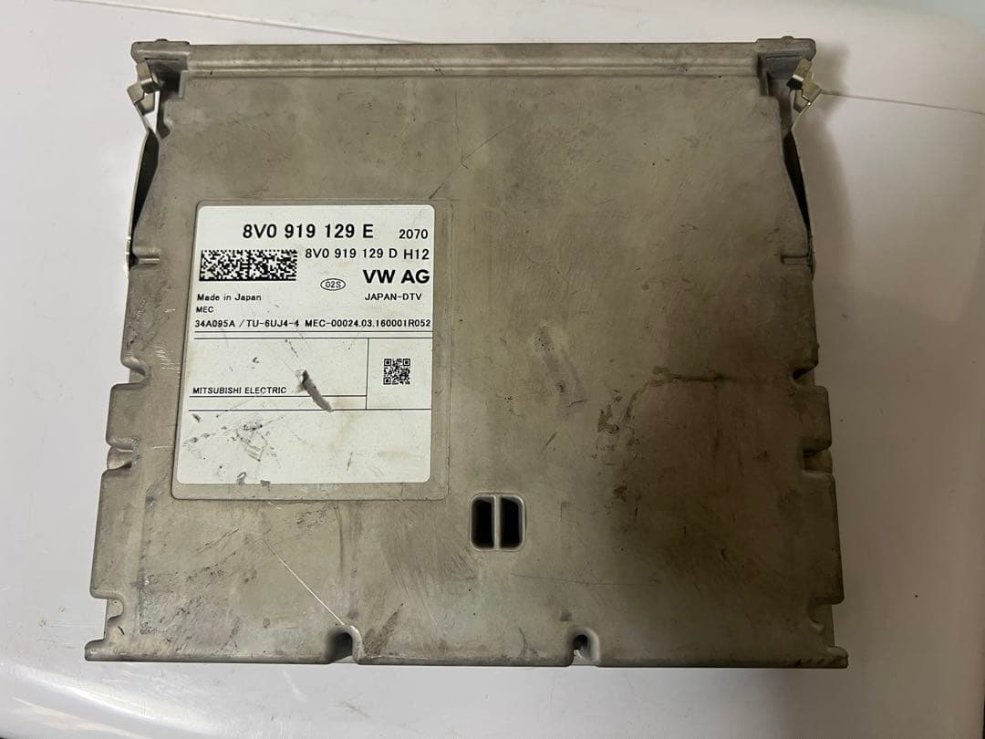 8v0 919 129 e オーディオチューナー三菱電機