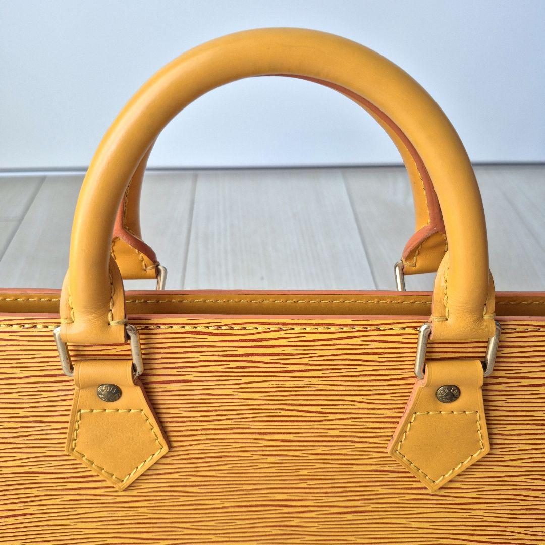 LOUIS VUITTON エピ サックトライアングル ハンドバッグイエロー