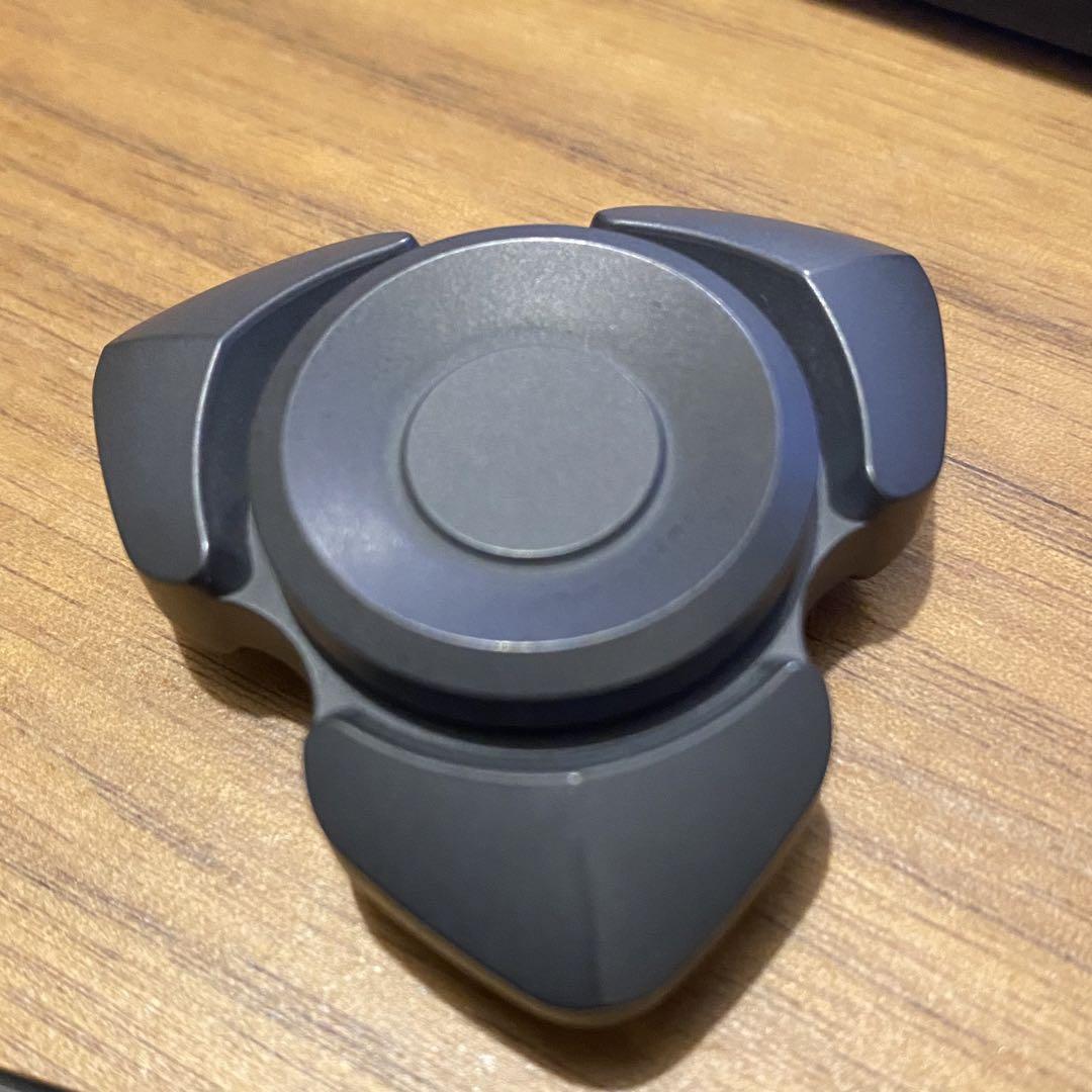ハンドスピナー　トライ