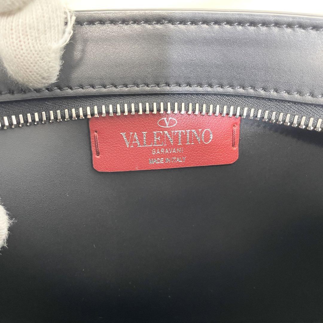 【未使用級】ヴァレンティノ ボディバッグ VLTN レザー ブラック