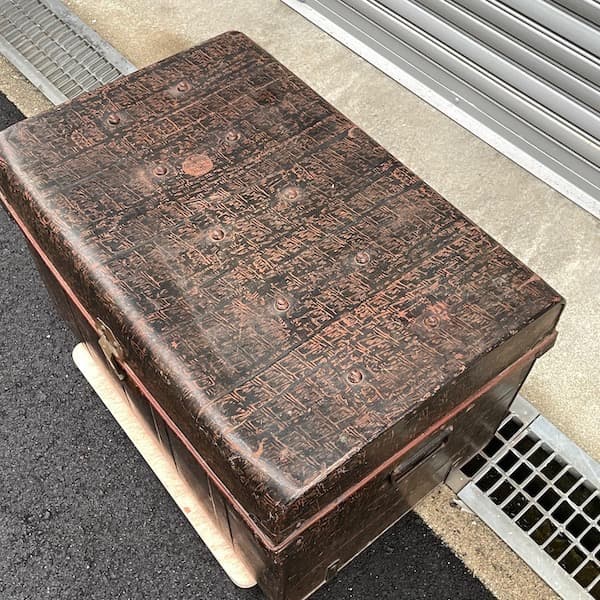 ブリキのボックス　宝箱　大型トランク　収納BOX ビンテージ風 また ボックス