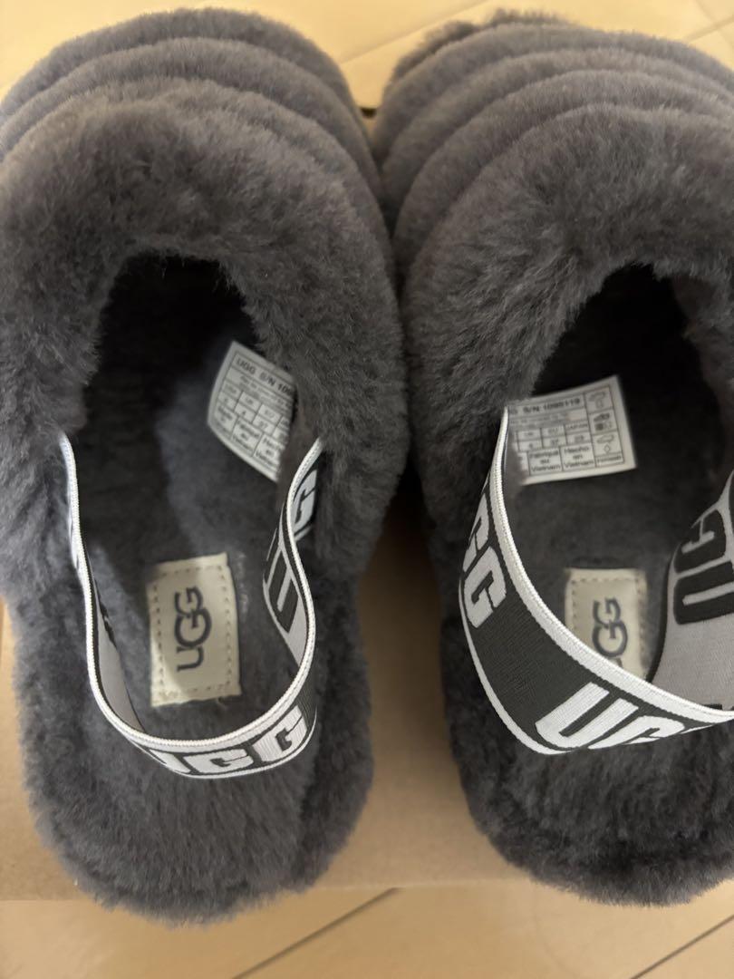 【美品】UGG ファーサンダル