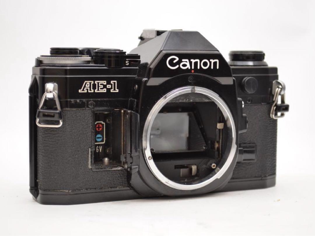 フィルムカメラ Canon AE-1 Black New FD 35-70mm f/4 Lens