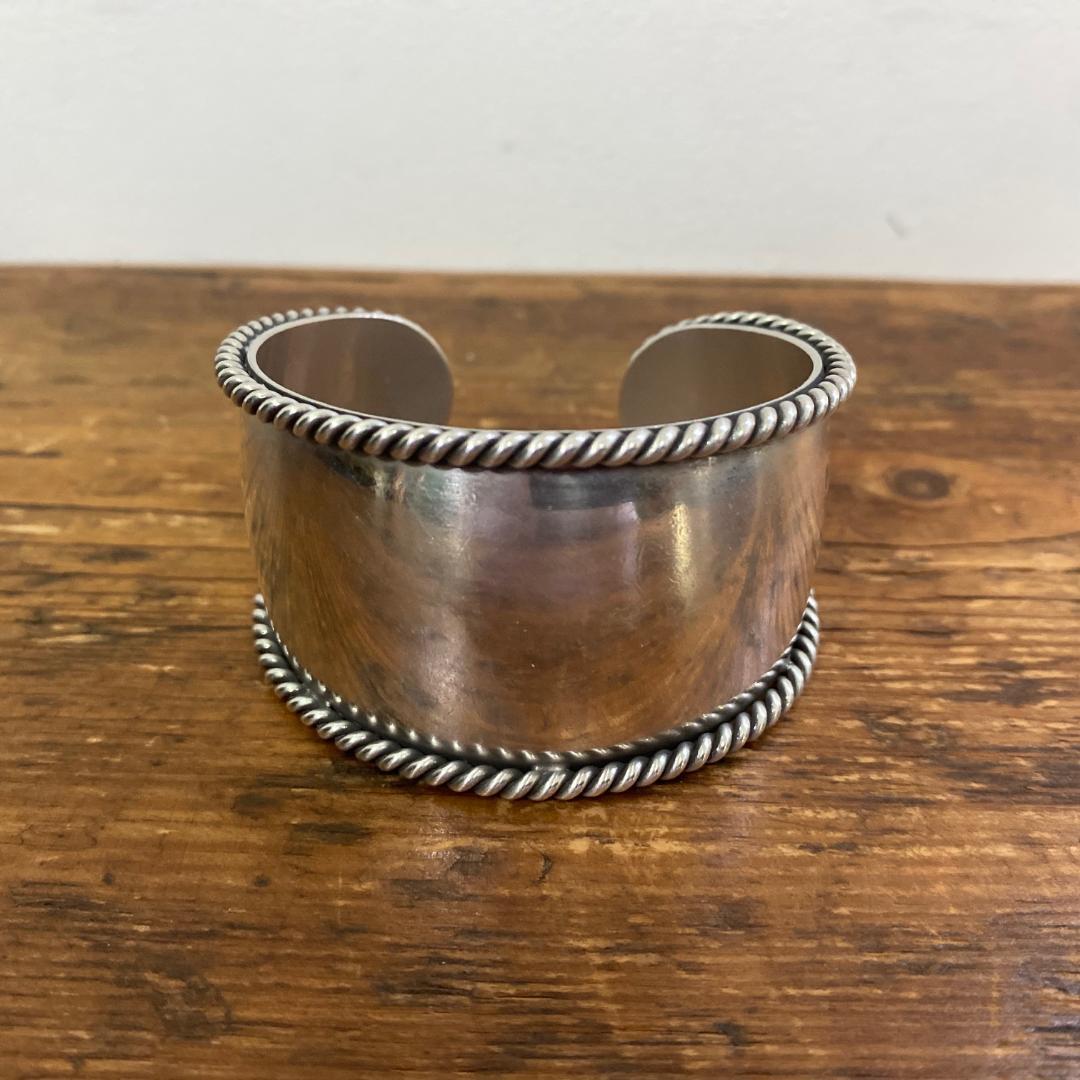 Soierie ソワリー Twist bangle ワイド ツイスト バングル