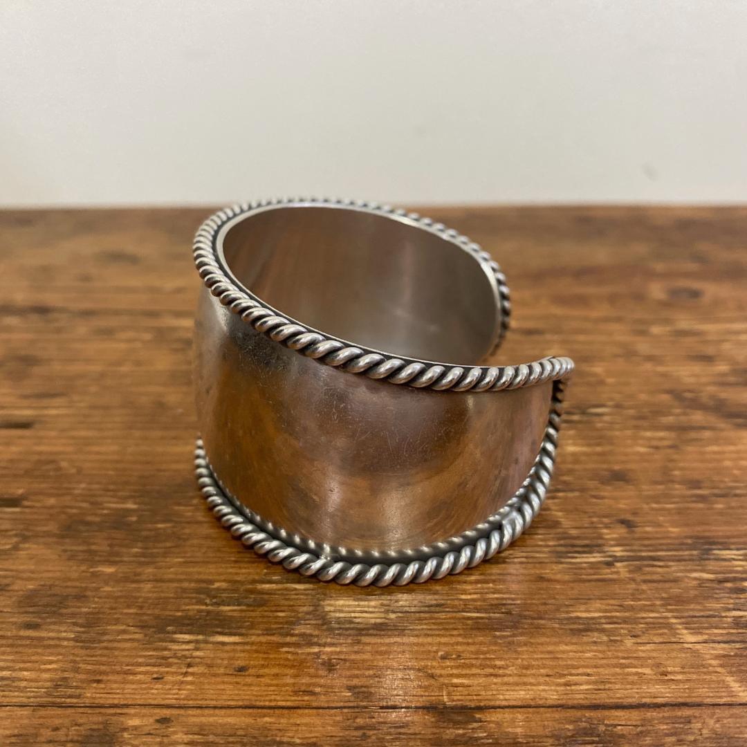 Soierie ソワリー Twist bangle ワイド ツイスト バングル