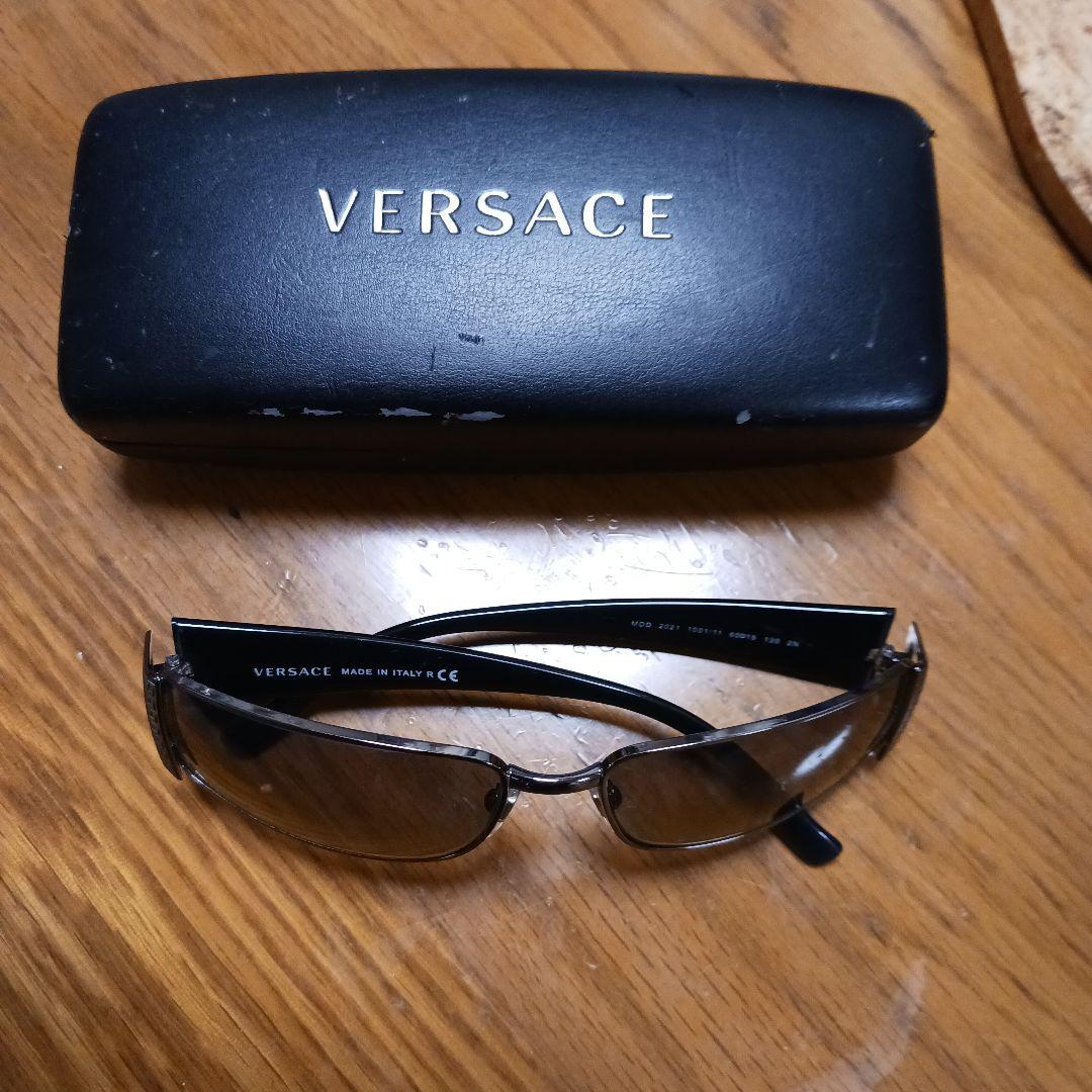Versace ベルサーチ 中古サングラス ケース付き ファッション