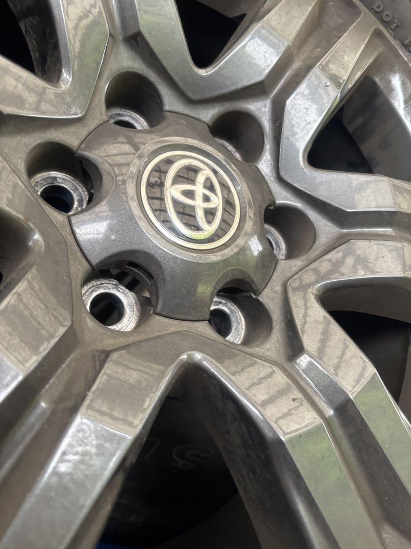 TOYOTA純正ホイール 17インチ