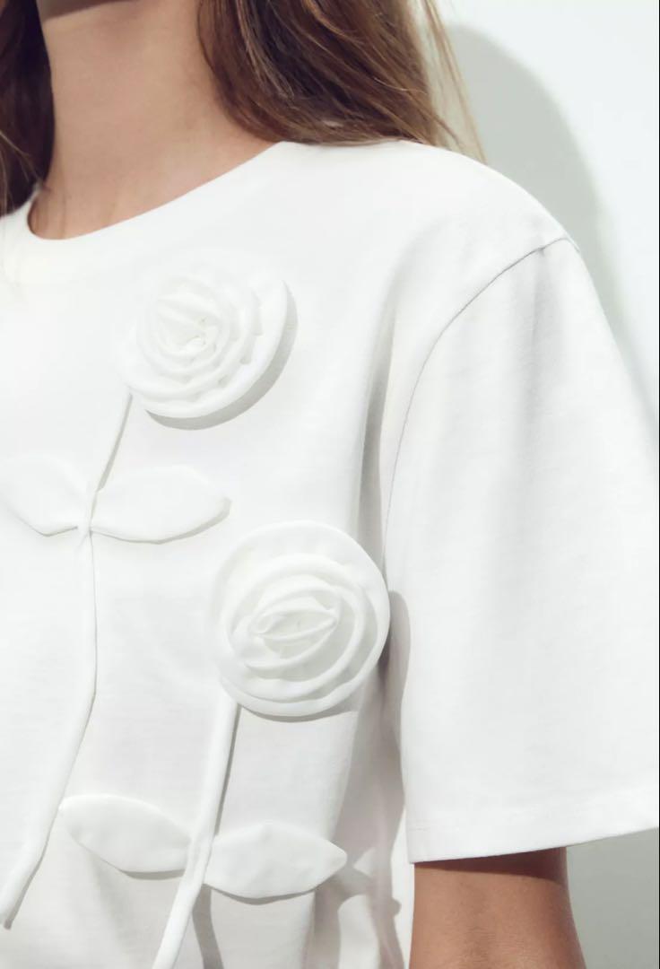 かわいい ZARA ボリュームフラワープリントTシャツ ZARA ボリュームフラワープリントTシャツ L - メルカリ