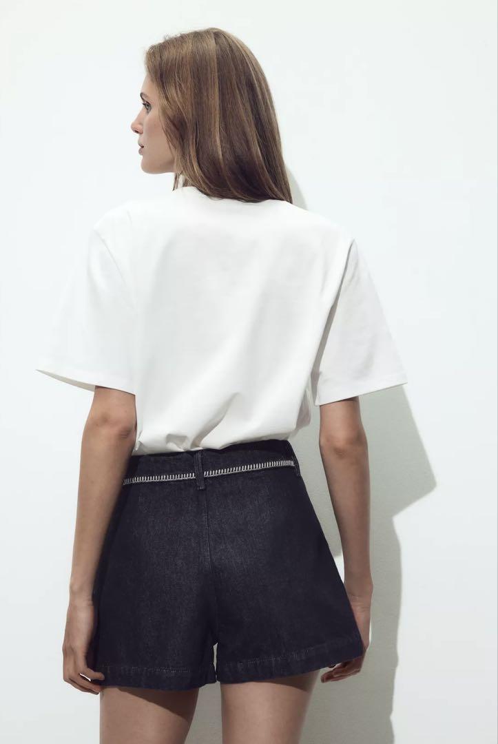 かわいい ZARA ボリュームフラワープリントTシャツ ZARA ボリュームフラワープリントTシャツ L - メルカリ