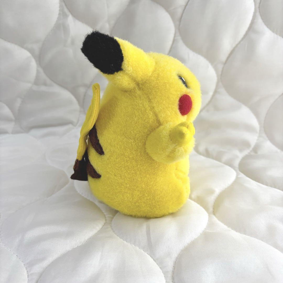 ピカチュウ　ピース　ぬいぐるみ　トミー