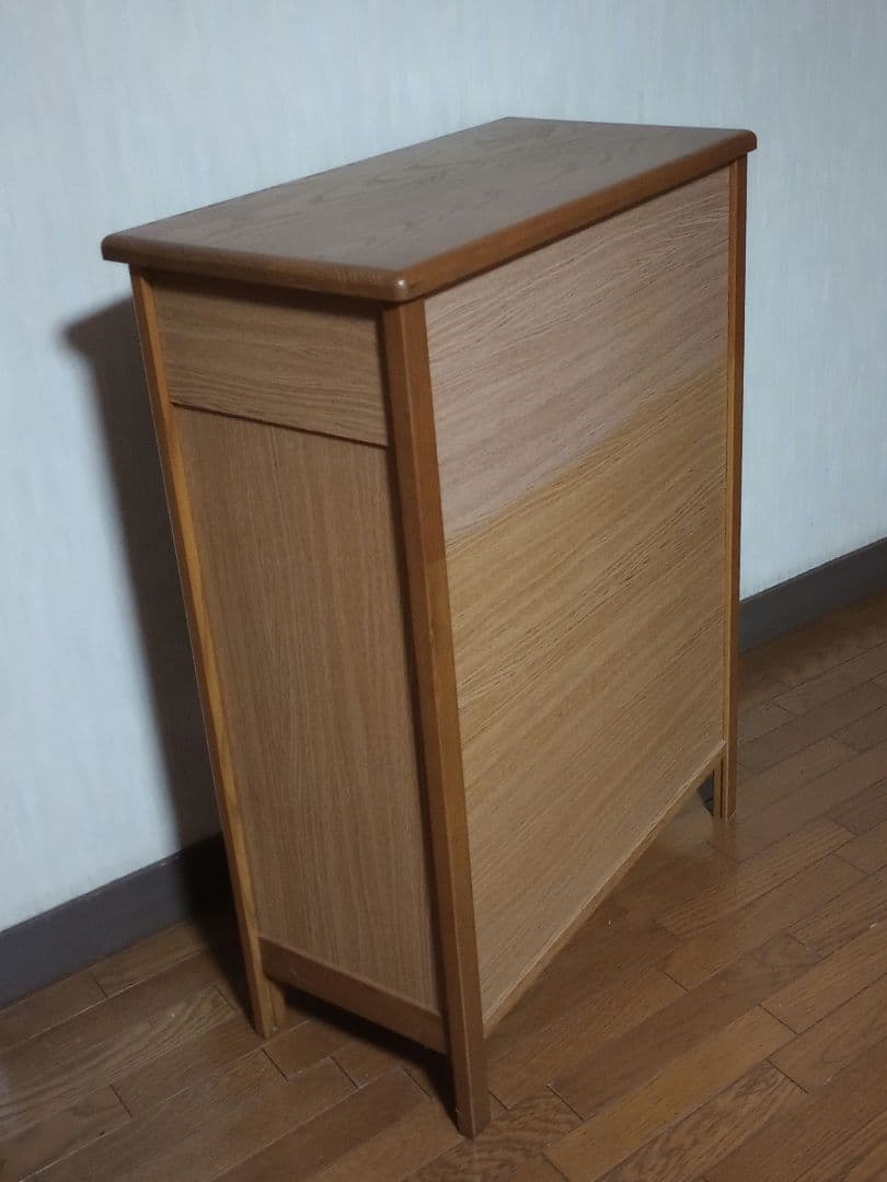 木製キャビネット ガラス扉