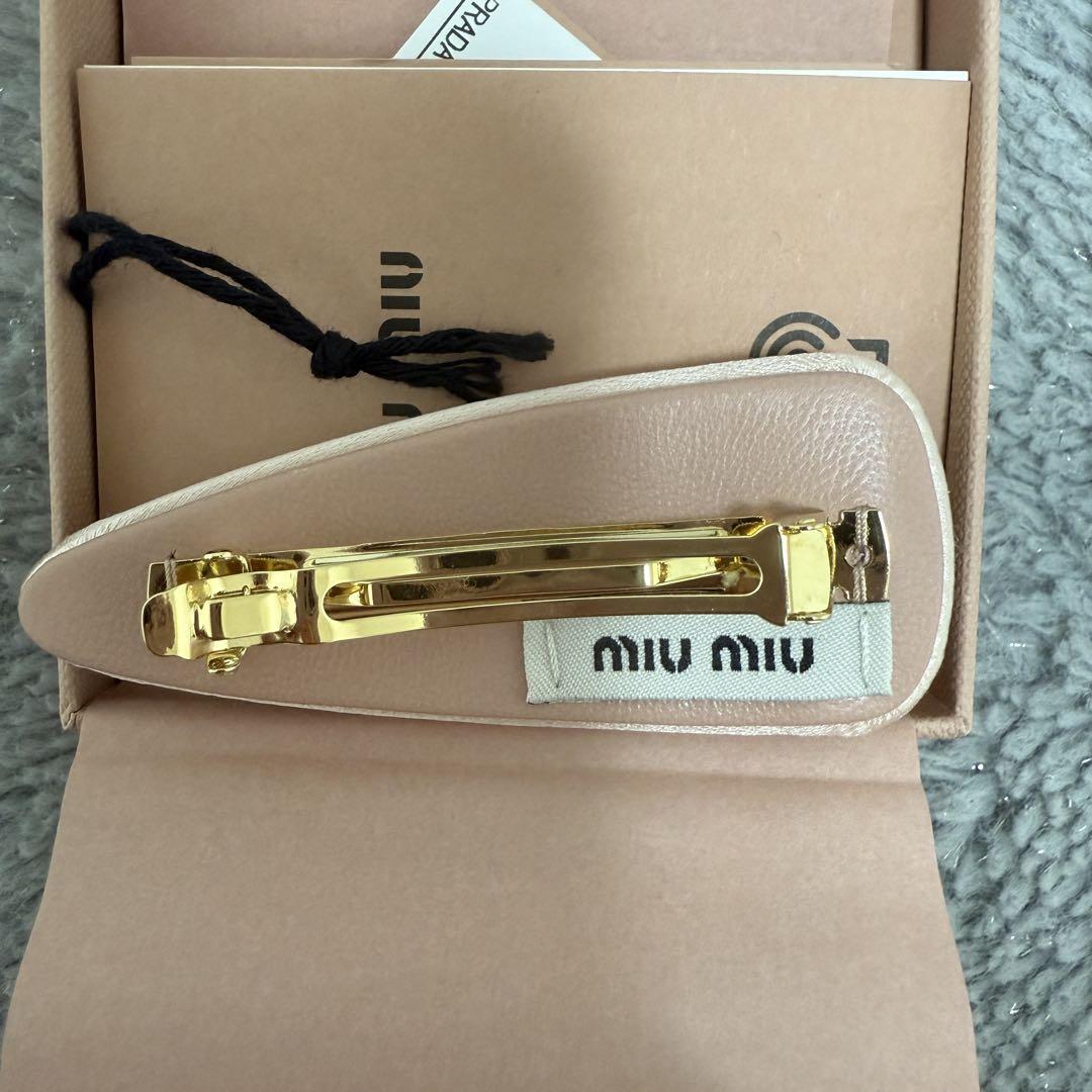 国内直営【MIU MIU】サテン ヘアクリップ 送料込 国内購入正規品♡限定♡Miu Miu ミュウミュウ サテン ヘア