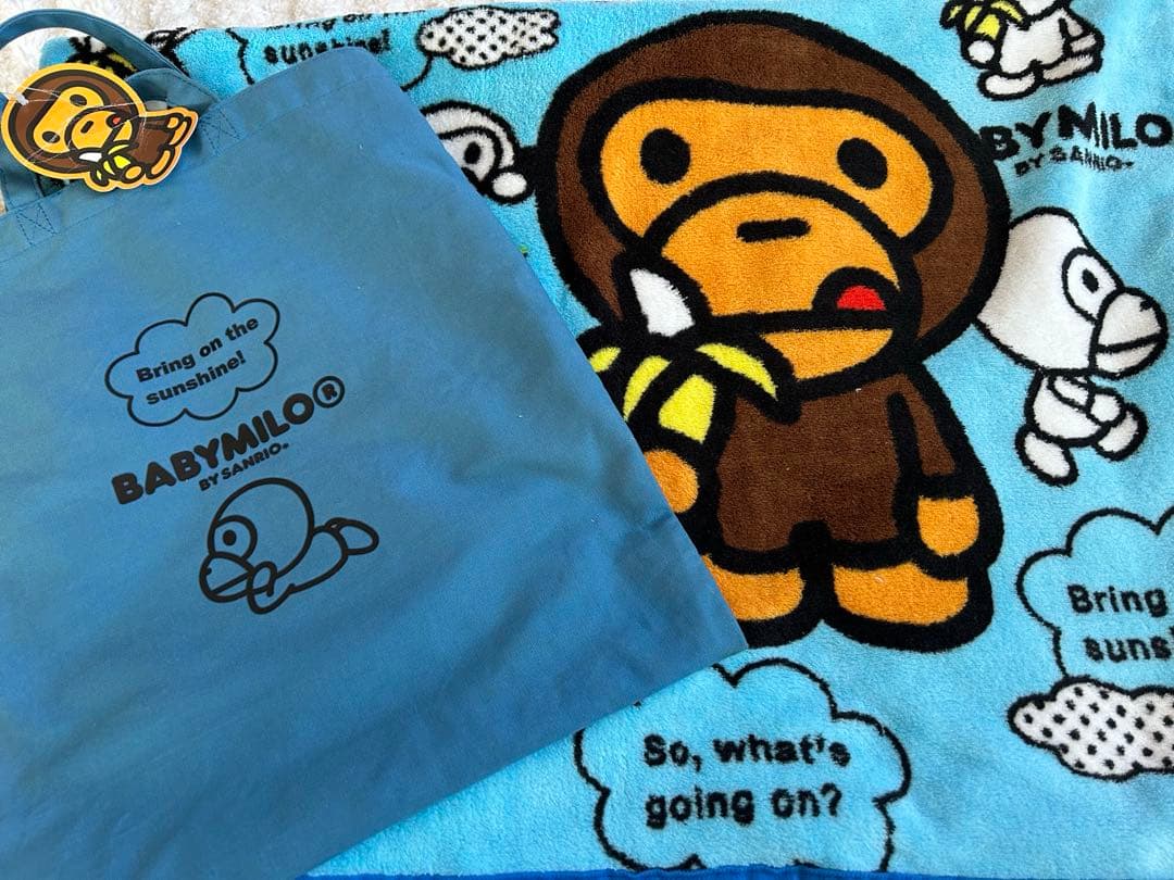 【極美品】APE BAPE milo サンリオ コラボ ブランケット ひざ掛け