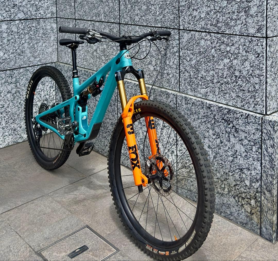 YETI SB140LR DT SWISS Santa cruz EVIL