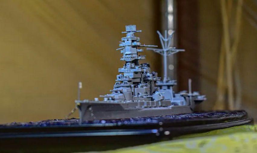 ハセガワ 1/700 日本海軍 航空戦艦伊勢 ジオラマ完成品