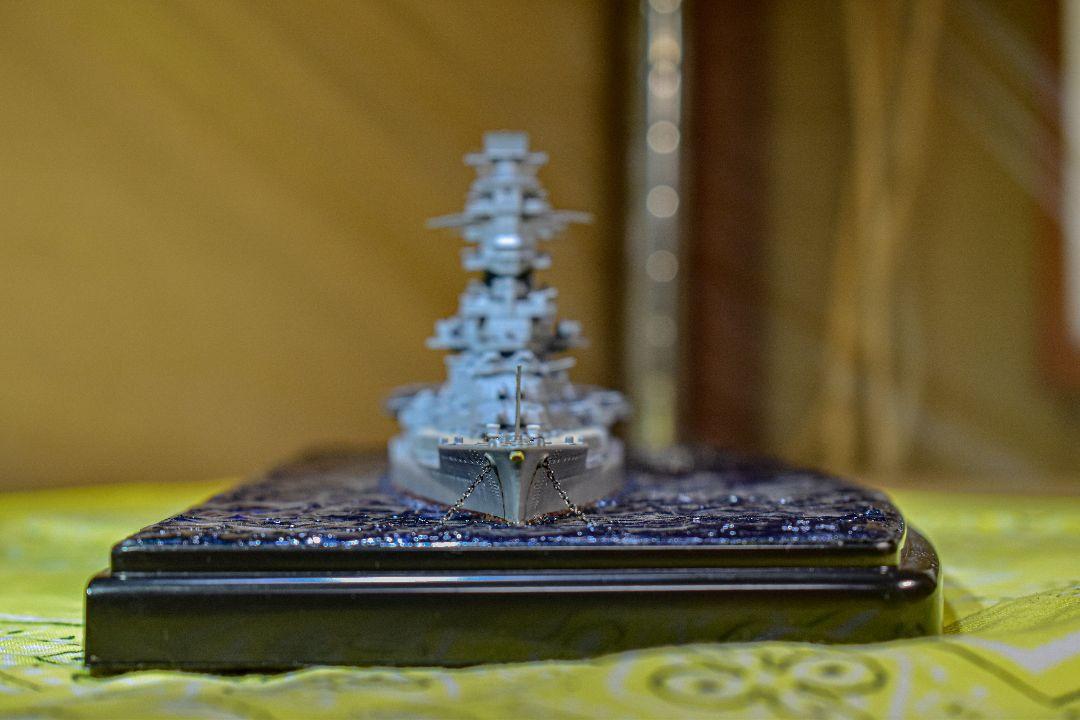 ハセガワ 1/700 日本海軍 航空戦艦伊勢 ジオラマ完成品