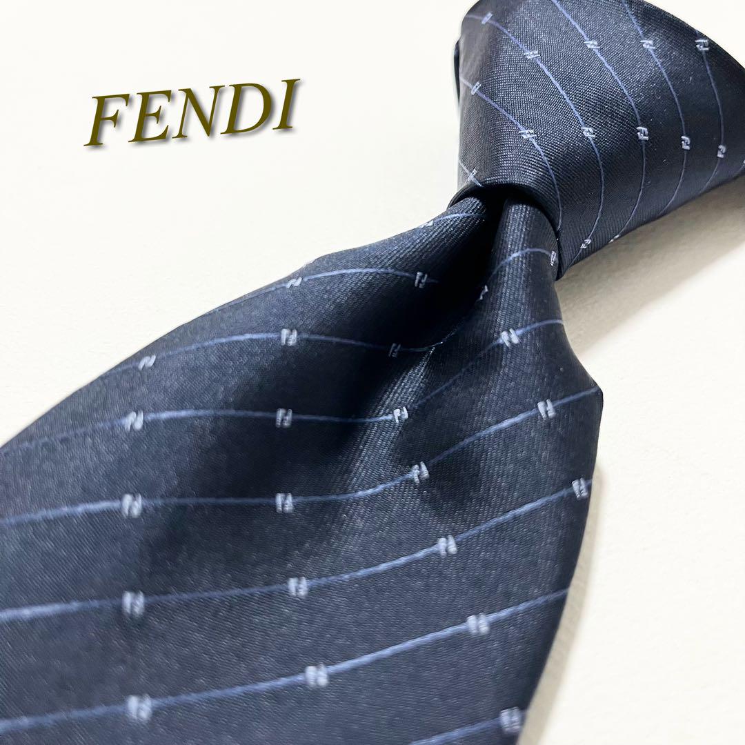 美品 FENDI フェンディ ズッカ柄 総ロゴ ストライプ ネクタイ