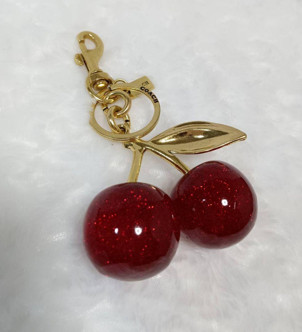 COACH 　チェリー型チャーム 　キーホルダー