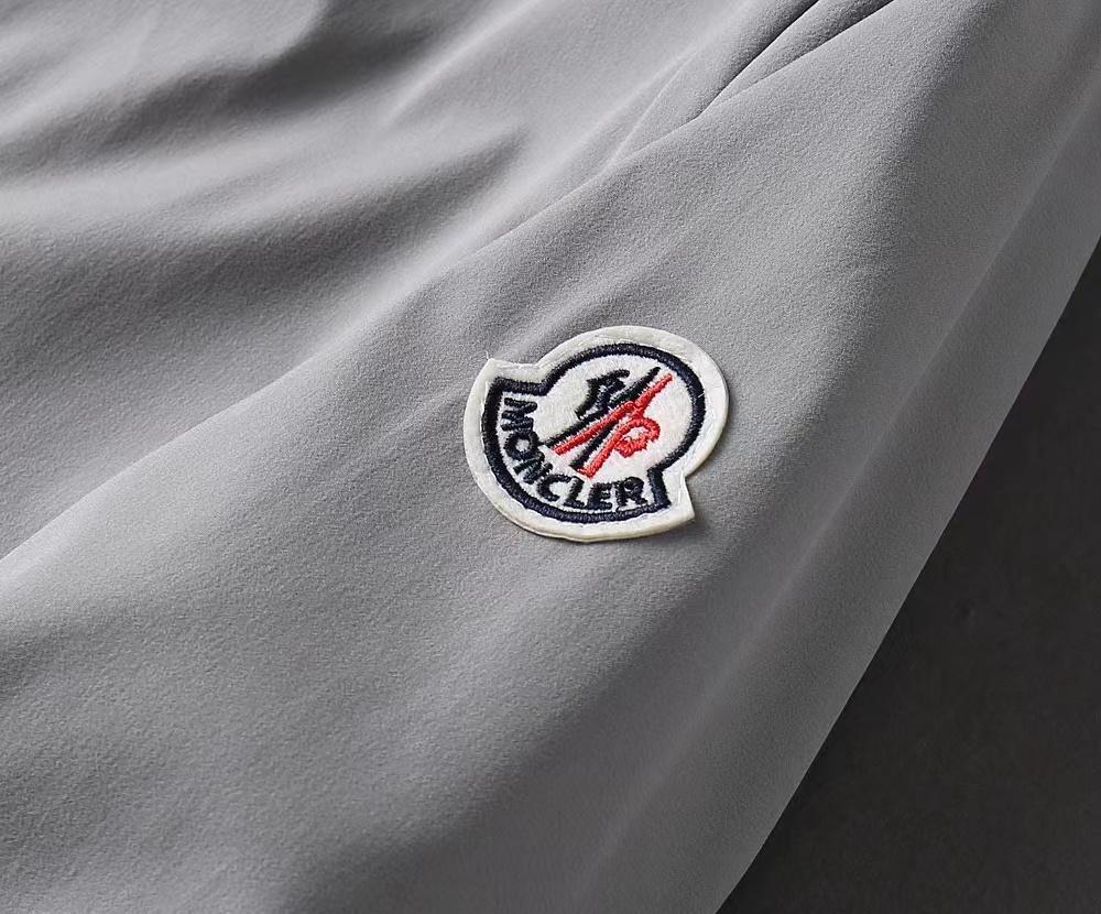 モンクレールの春秋ジャケット MONCLER美品ダウンジャケットです