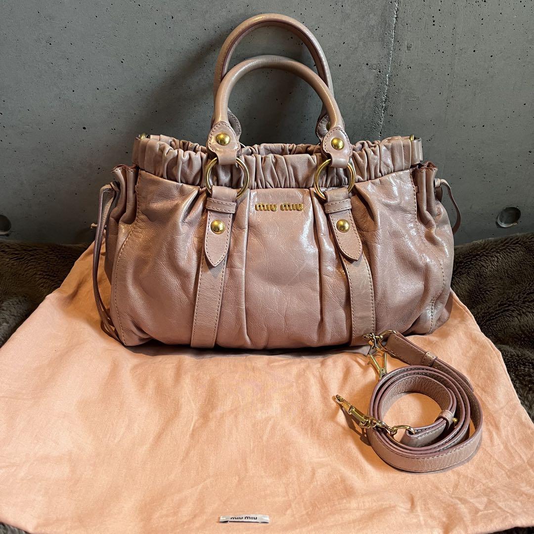 miumiu 2wayレザー ハンドバッグ