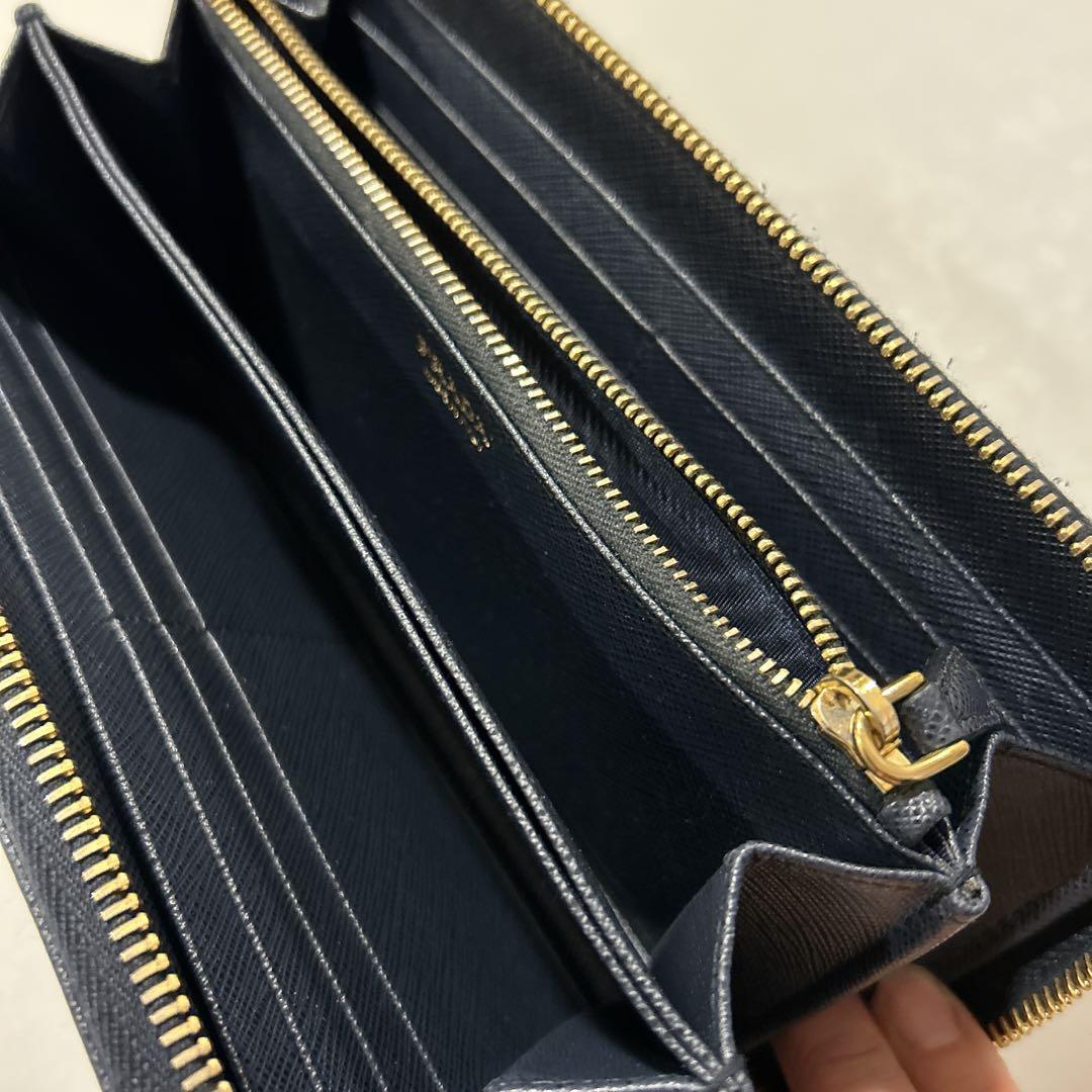 PRADA 長財布 紺 レザー