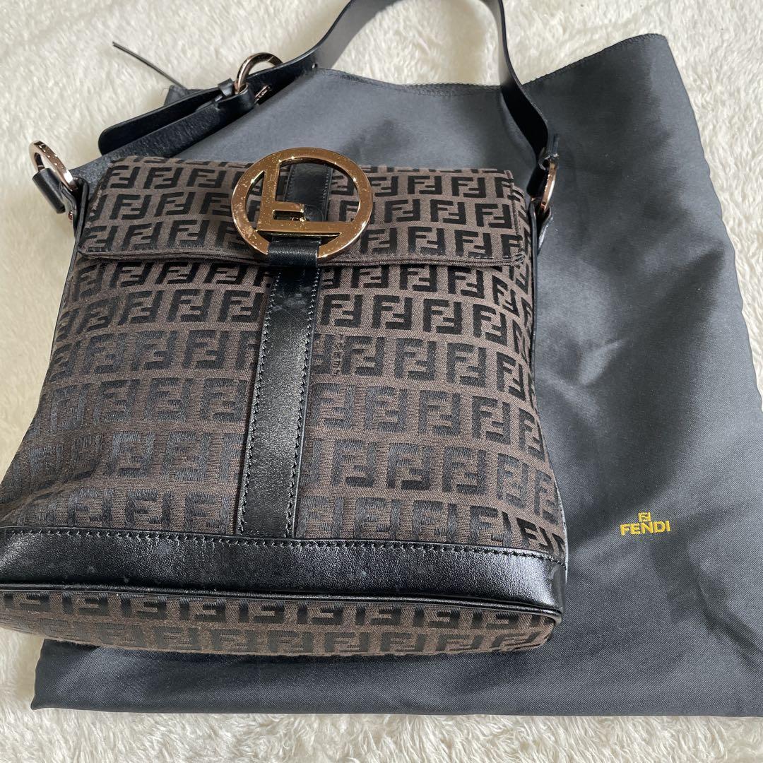 Fendi ロゴショルダーバッグ ブラウン/ブラック