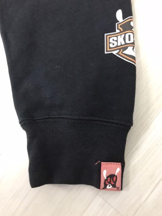超激得 レア スコロクト 黒 スリーブロゴ M oQ8MD-m70855142483 SKOLOCT 古着 パーカー 2022夏季