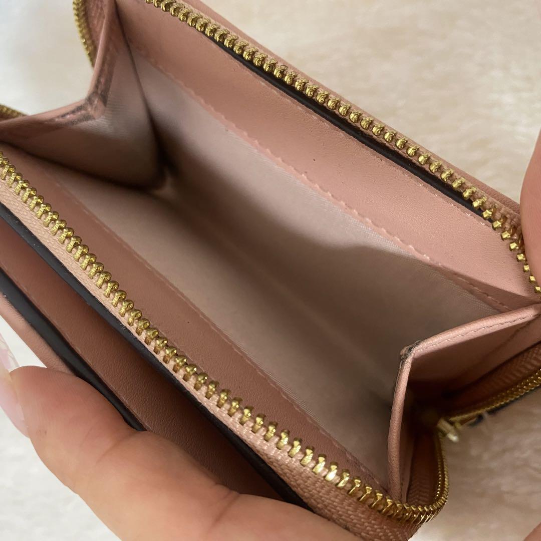 【Tory Burch】シェブロン キルティング ミニ ラウンドジップ 財布