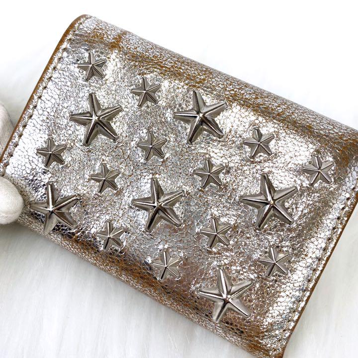 最新作安い ジミーチュウ シルバー 銀色 スタースタッズ BNKkr-m70876530281 JIMMY CHOO 三つ折り財布 格安正規店