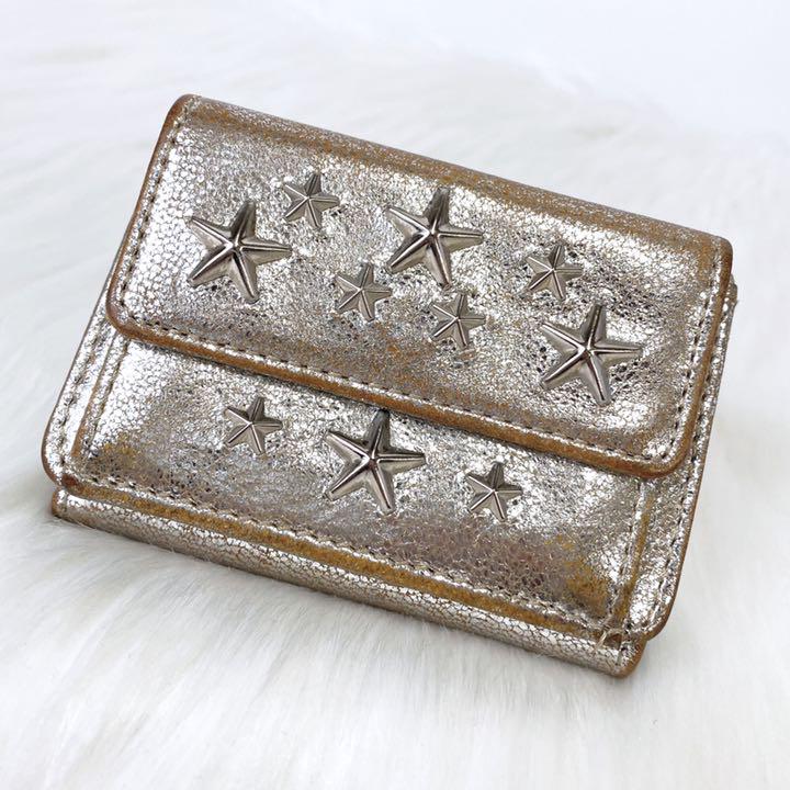 最新作安い ジミーチュウ シルバー 銀色 スタースタッズ BNKkr-m70876530281 JIMMY CHOO 三つ折り財布 格安正規店