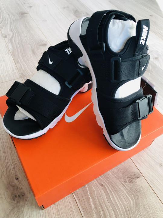 メルカリ 新品 Nike ナイキ ウィメンズ キャニオン サンダル ミュール ブラック ナイキ 7 580 中古や未使用のフリマ