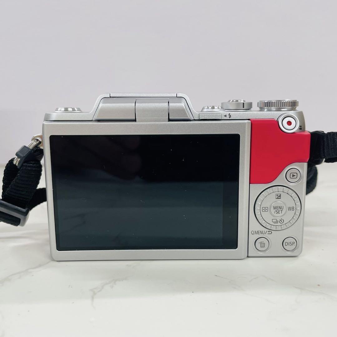 Panasonic LUMIX DMC-GF7W ダブルズームレンズキット