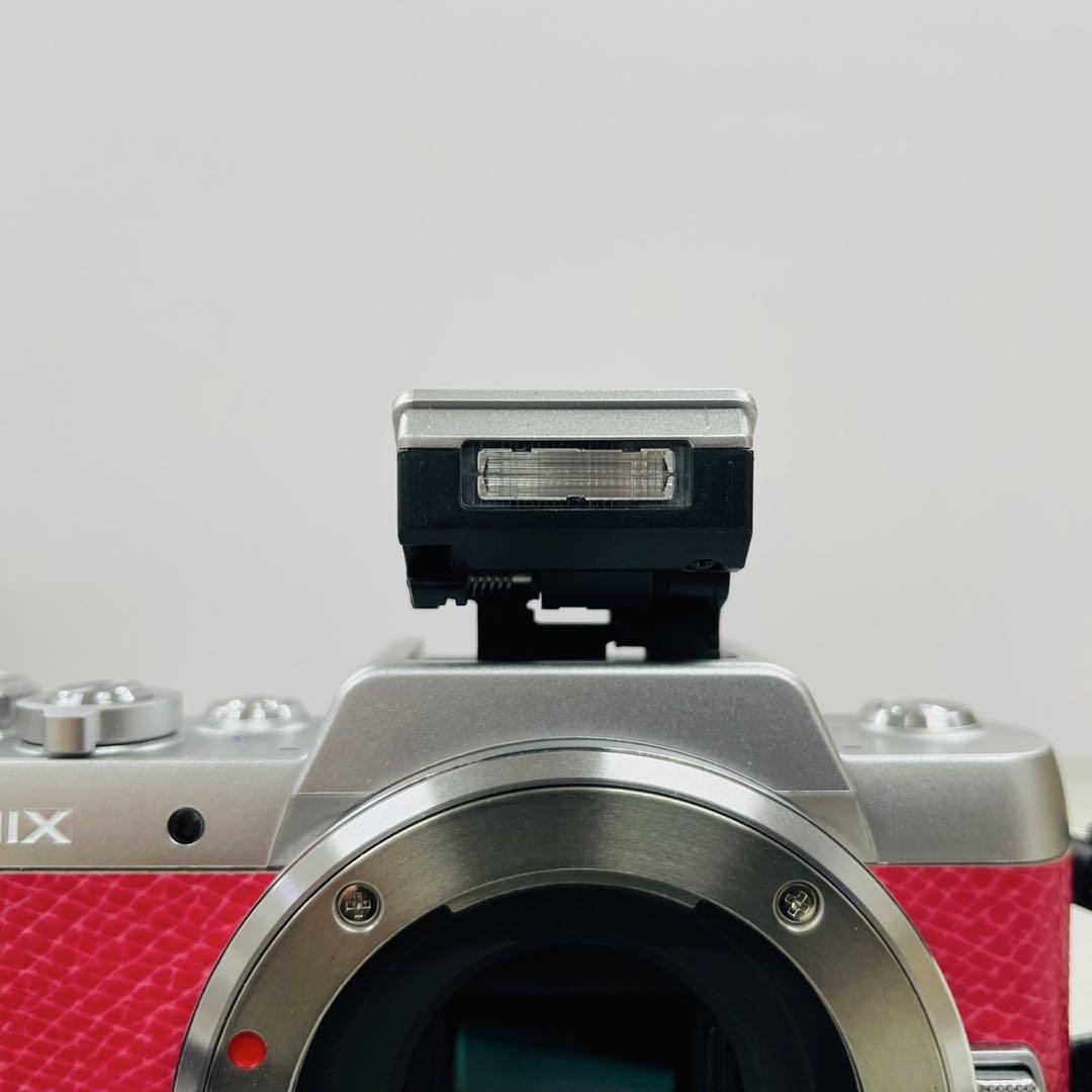 Panasonic LUMIX DMC-GF7W ダブルズームレンズキット