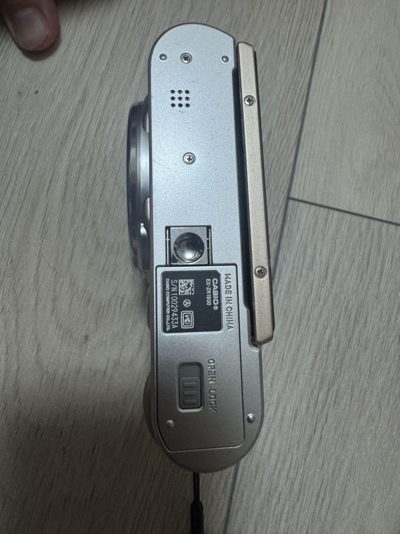 J*C様 CASIO EXILIM ゴールド デジタルカメラEX-ZR1800