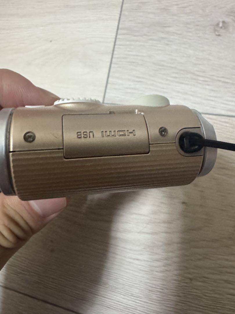 J*C様 CASIO EXILIM ゴールド デジタルカメラEX-ZR1800