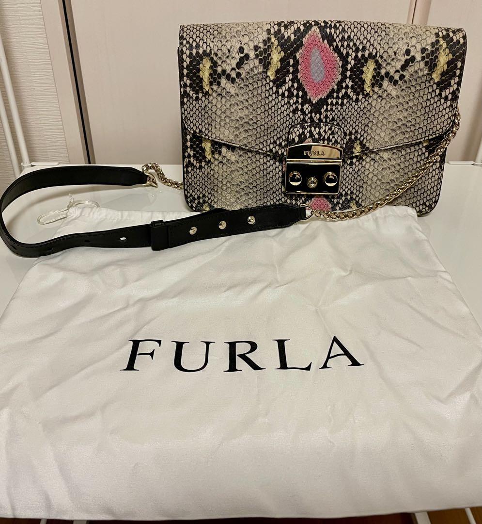 FURLA フルラ　パイソン柄ショルダーバッグ