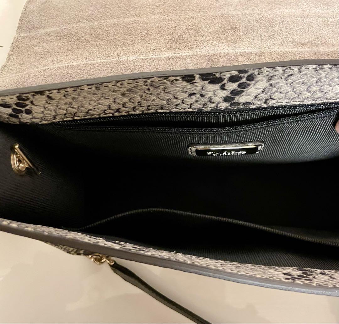 FURLA フルラ　パイソン柄ショルダーバッグ