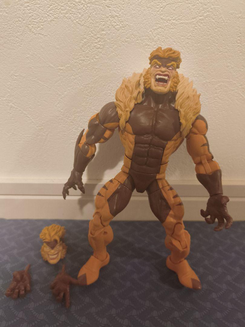 マーベルレジェンド marvel legends セイバートゥース