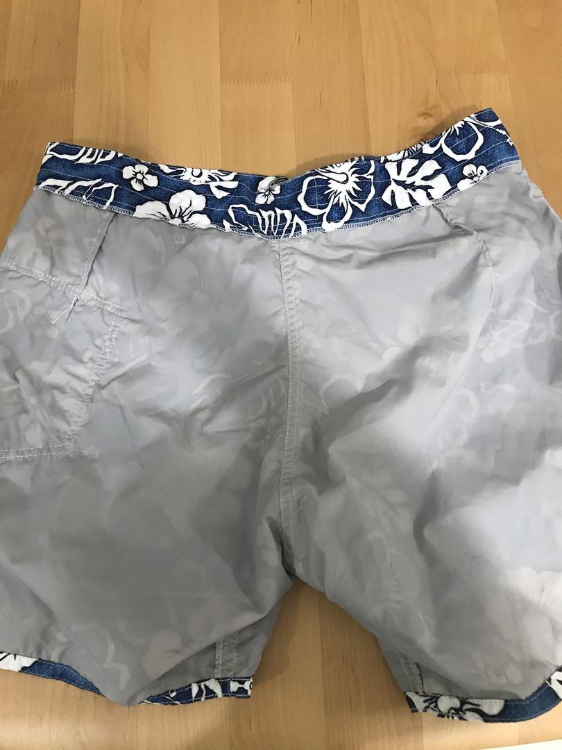 BIRDWELL　ハイビスカス　ボードショーツ　サーフパンツ