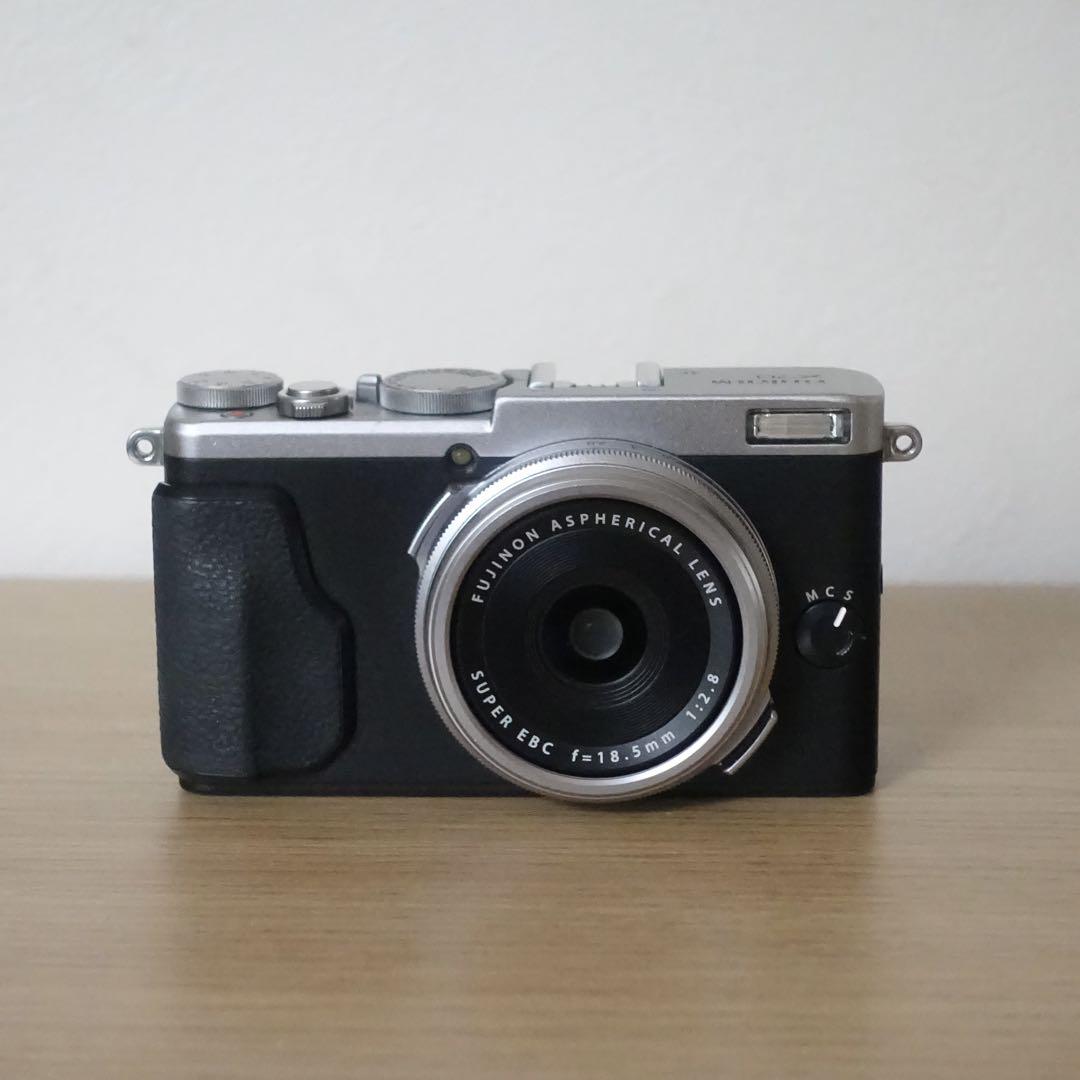 【値下げ】FUJIFILM X70シルバー 元箱・付属品あり