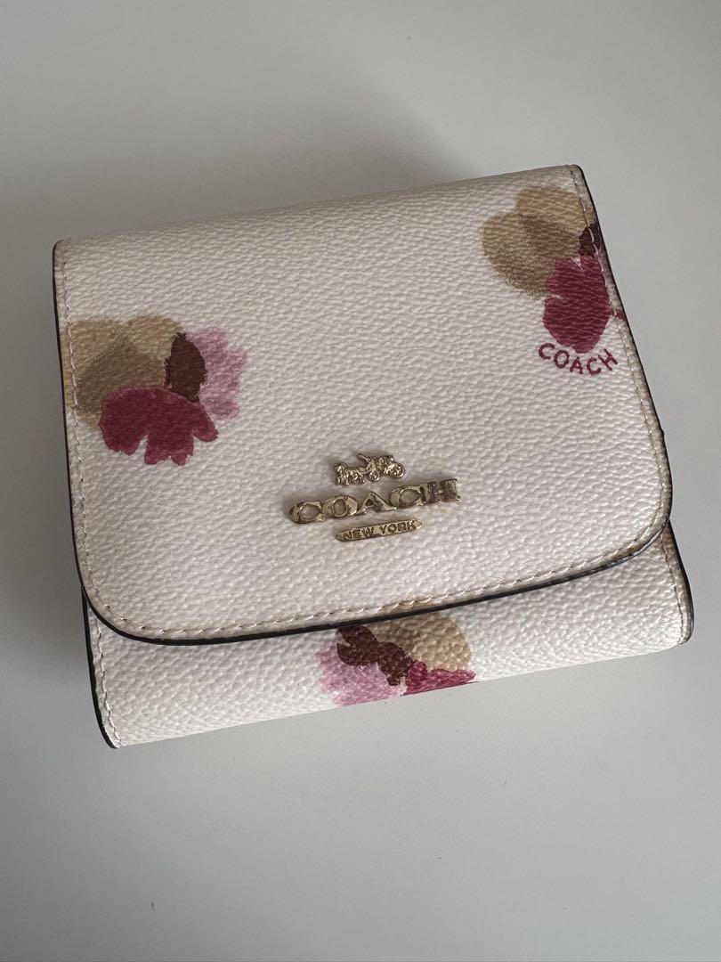 coach 三つ折り財布