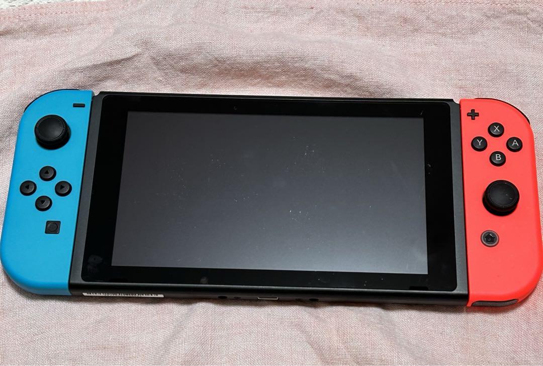 任天堂　Nintendo Switch 本体　新型