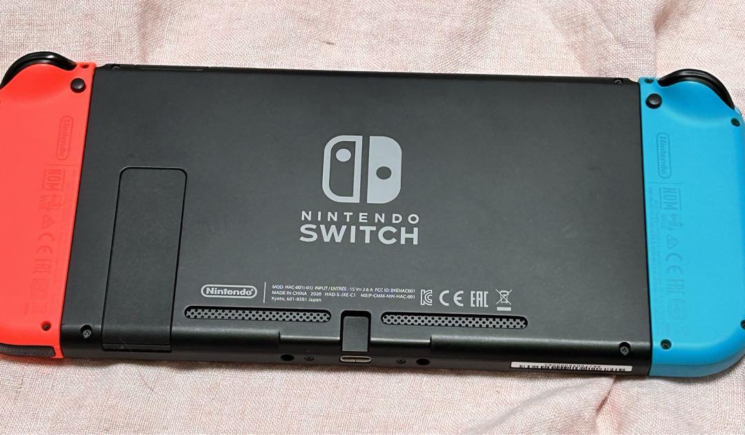 任天堂　Nintendo Switch 本体　新型