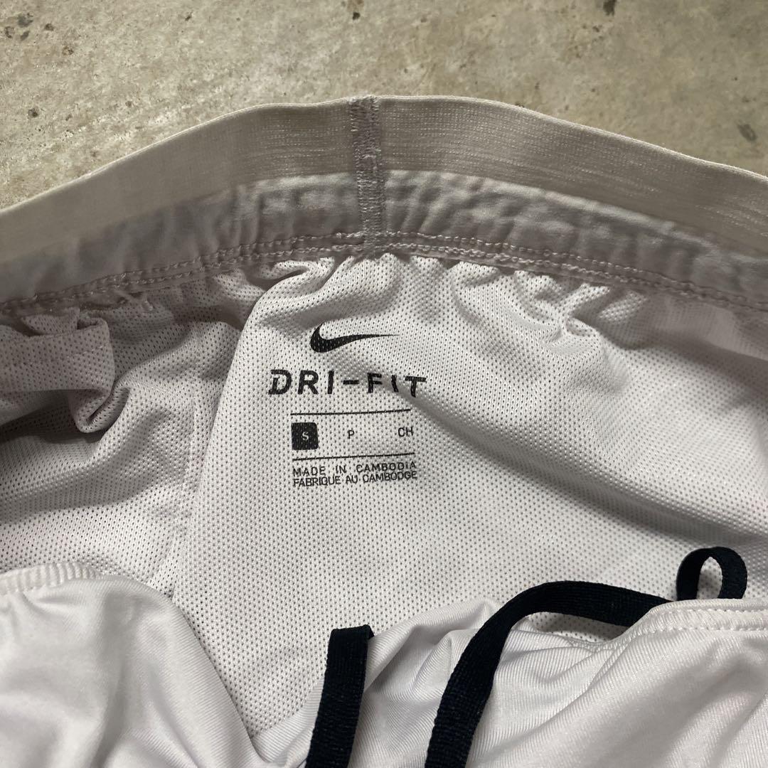 NIKE ナイキ dri-fit スウッシュ ハーフパンツ ジム ランニング