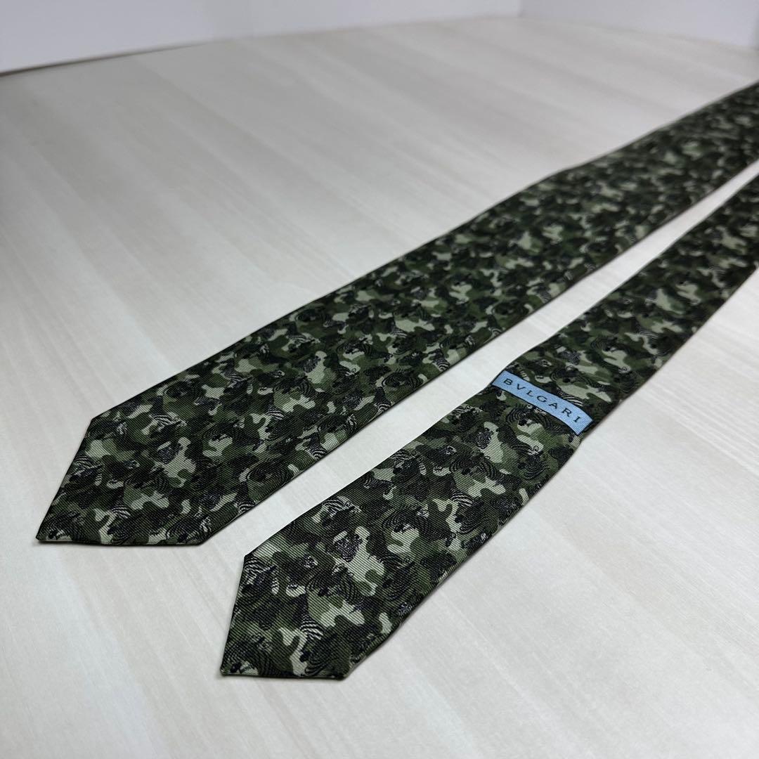 極美品☆ブルガリ☆箱付☆ネクタイ☆グリーン☆迷彩柄☆アニマル柄☆シマウマ☆551 BVLGARI